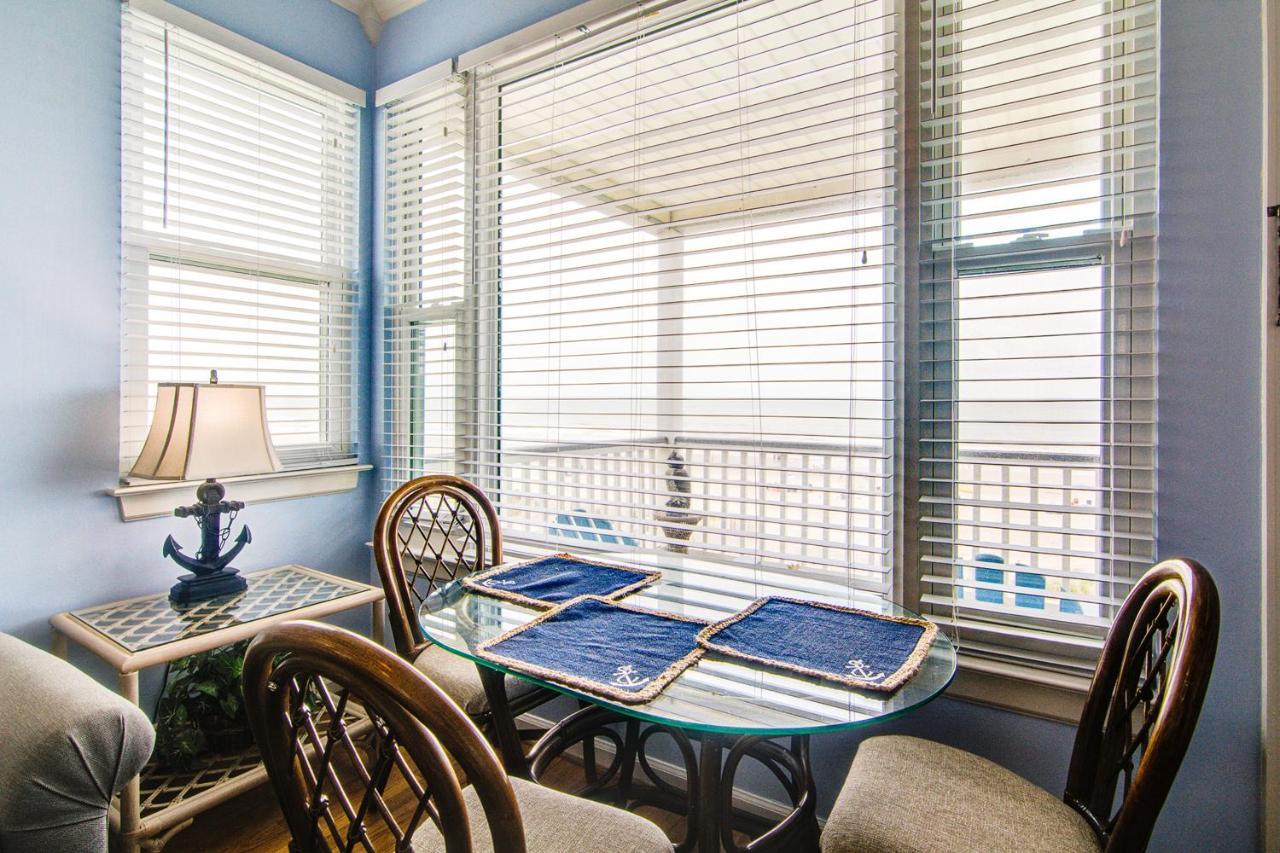 Folly Beach Suites Номер фото